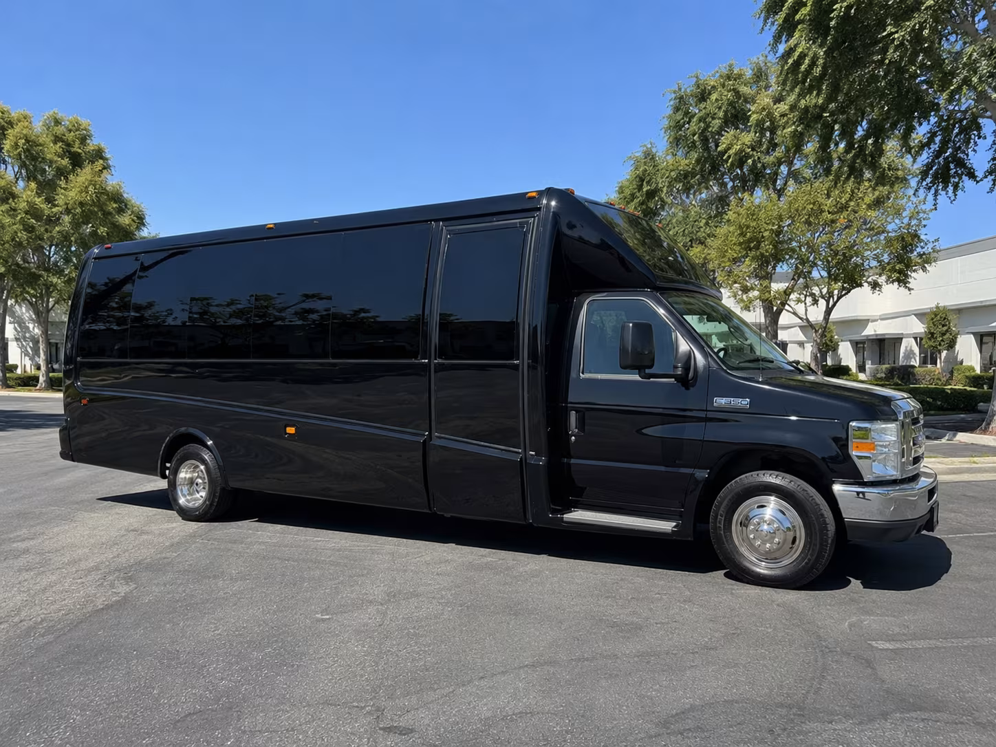 Greenburgh Winery Tour & Pub Crawl Transportation