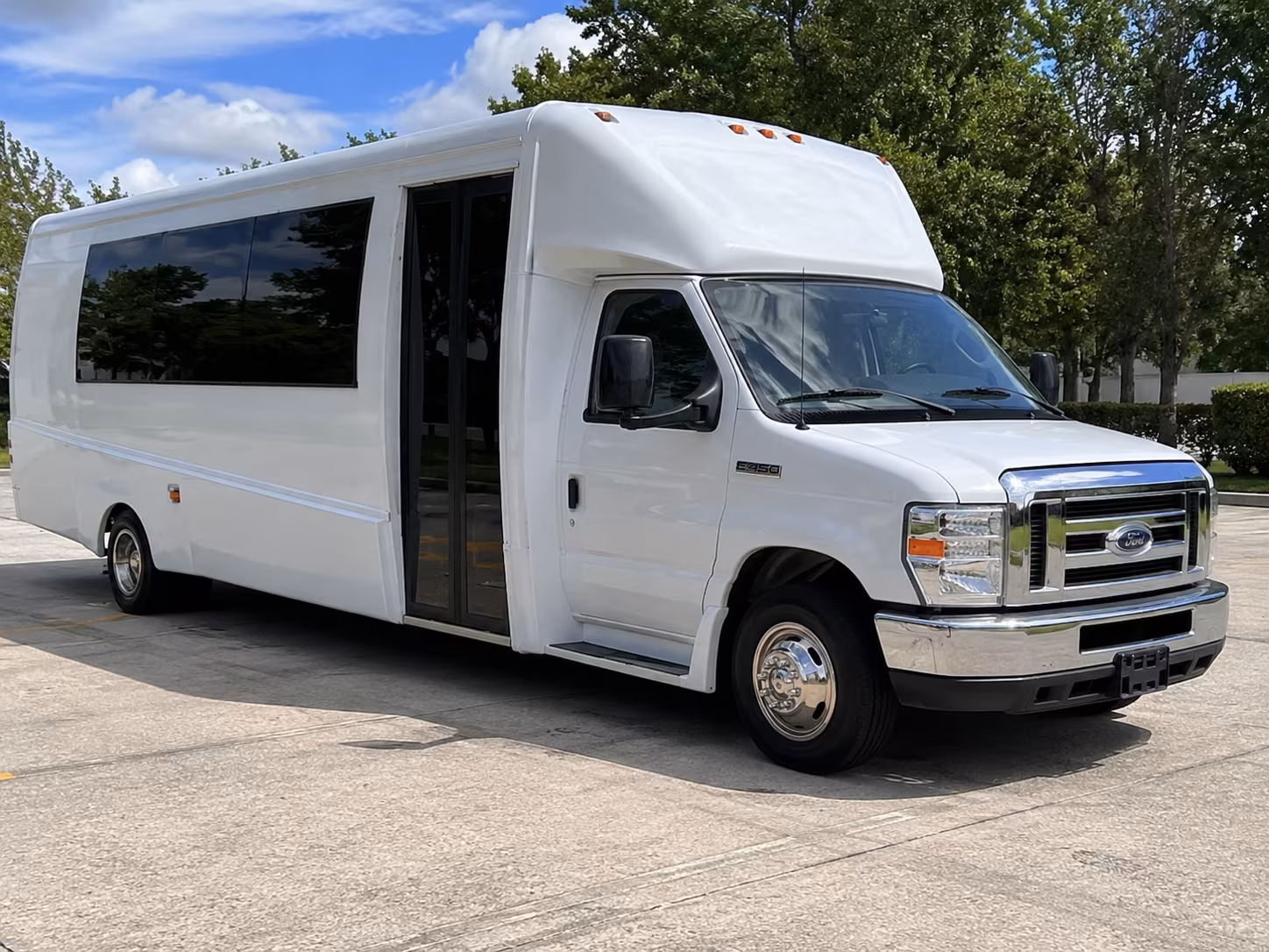 Yonkers Birthday, Sweet 16, & Quinceañera Transportation party bus exterior