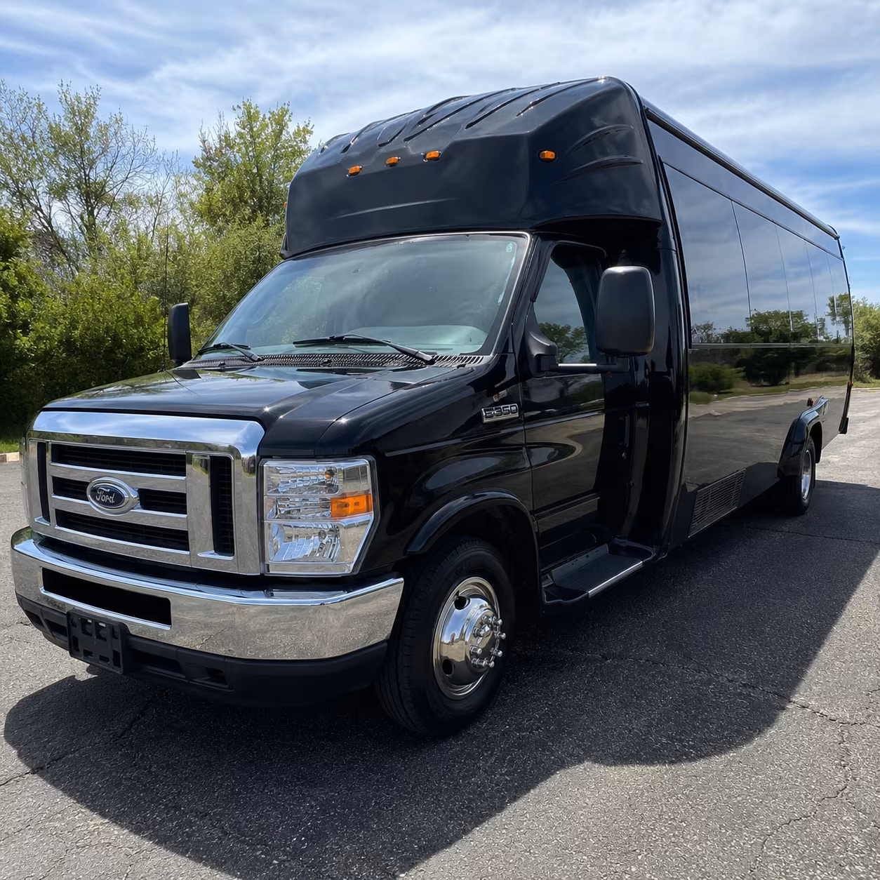 Yonkers Birthday, Sweet 16, & Quinceañera Transportation party bus exterior
