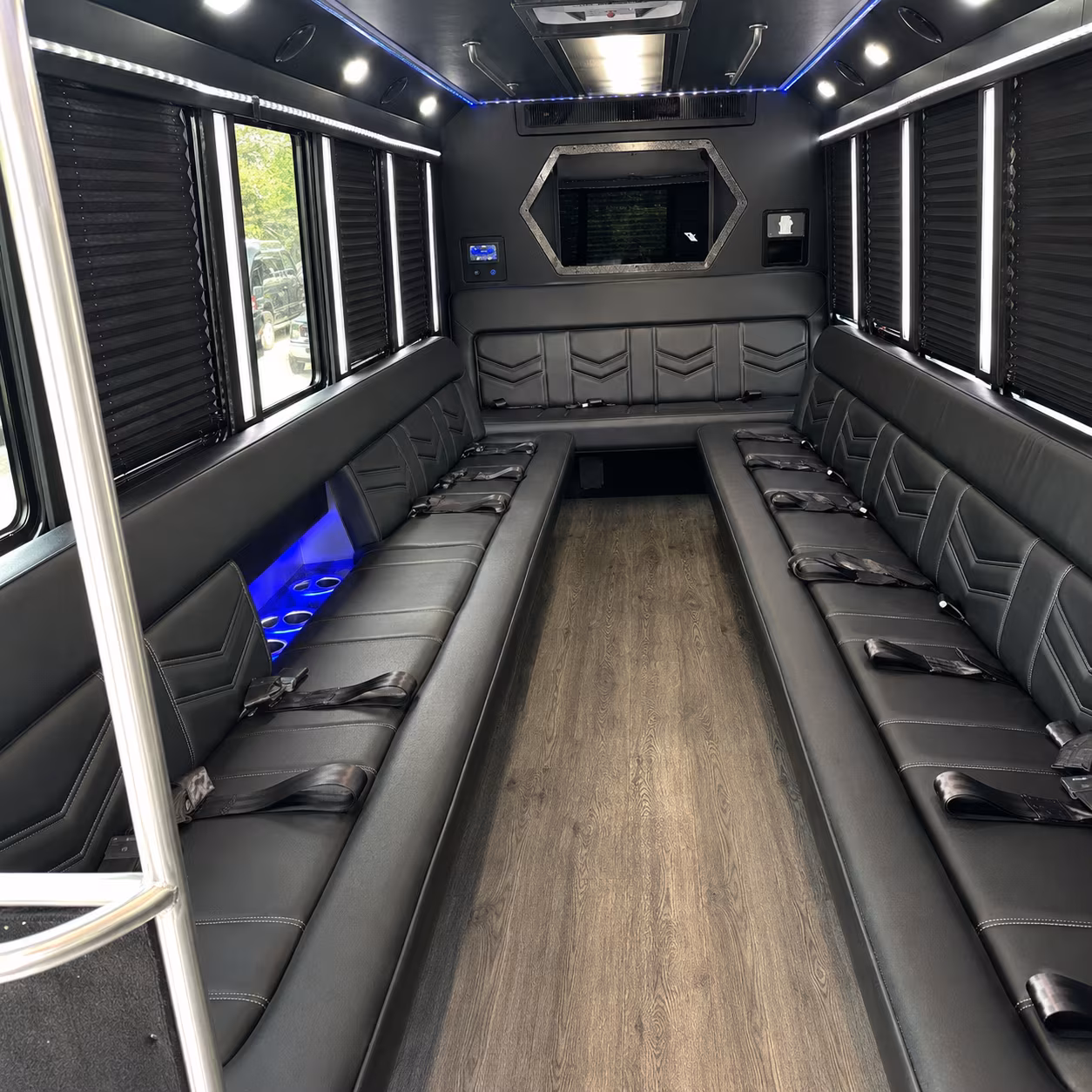 Yonkers Birthday, Sweet 16, & Quinceañera Transportation onboard seating